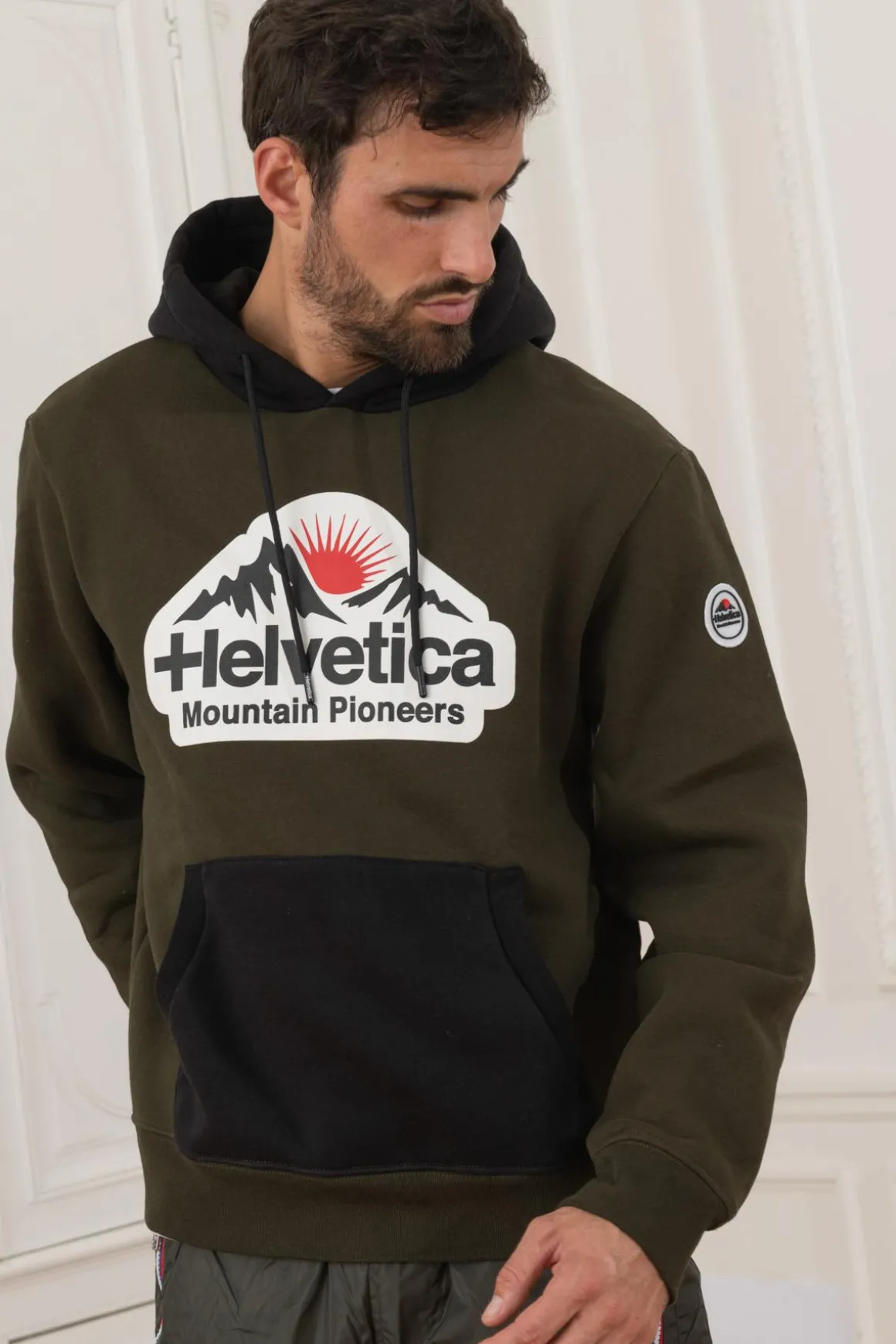 Pull/Sweatshirt Homme Helvetica Mountain Pioneers Wingo Kaki