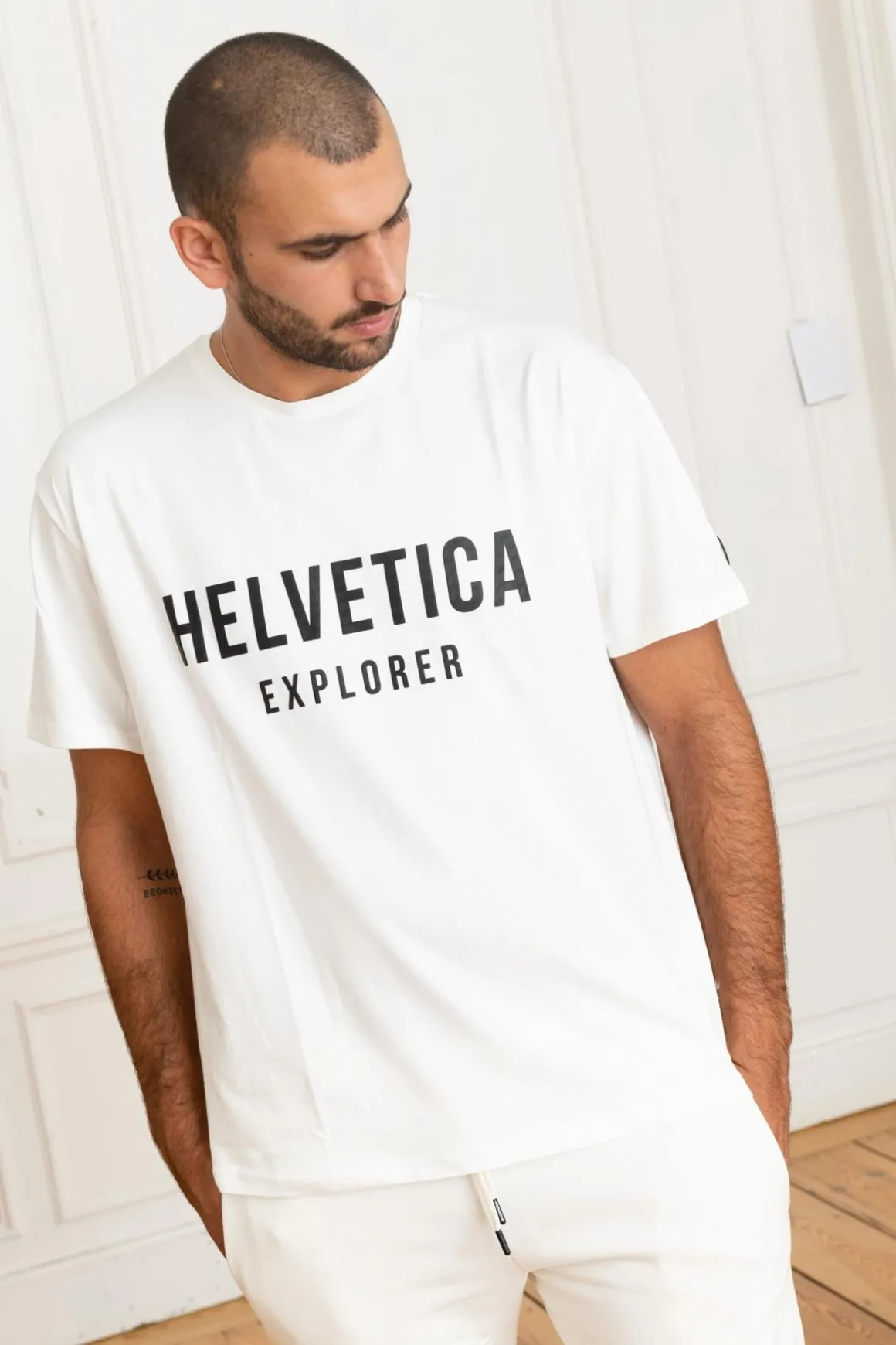 Tee Shirt Homme Helvetica Mountain Pioneers Barwin White